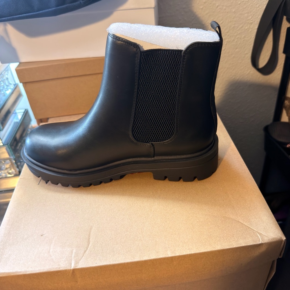 Classic Chelsea Lug Boots - Black